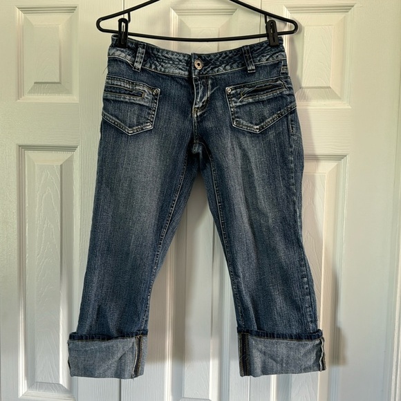 Levi’s Original 725 capris size 7❤️❤️ - Picture 1 of 5